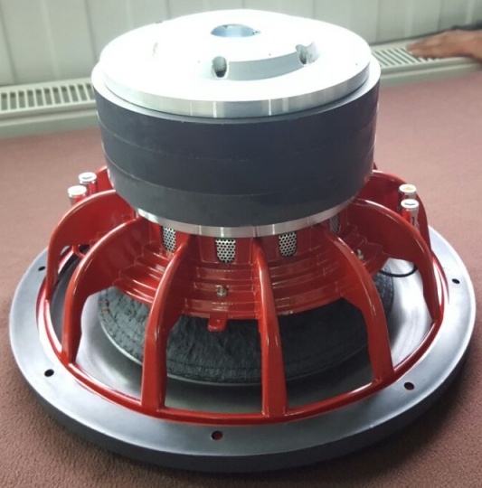 Автомобильный сабвуфер Airtone W12 Автомобильный сабвуфер Airtone W12